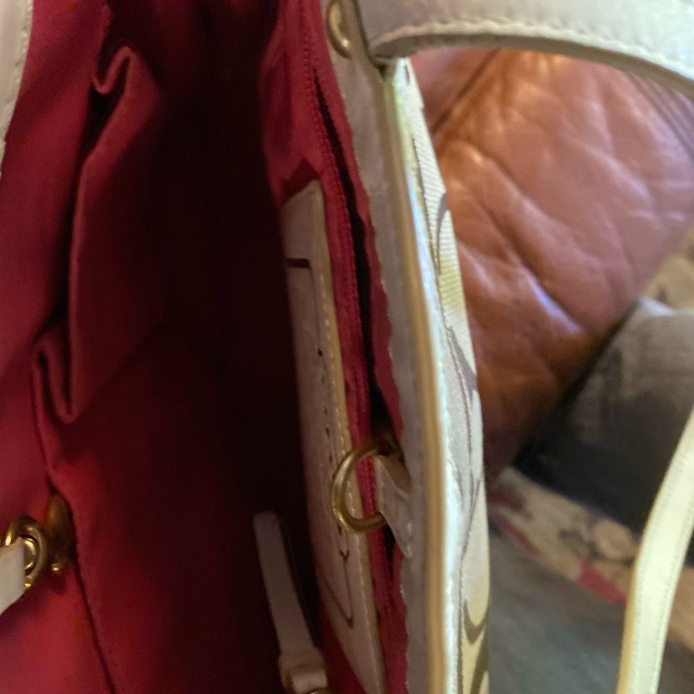 Purse - Picture 5 of 9